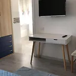Guest house With Port View