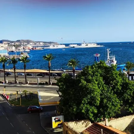 Πανσιόν With Port View