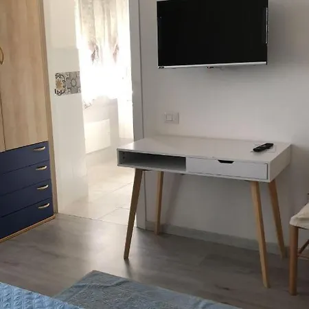 Guest house With Port View