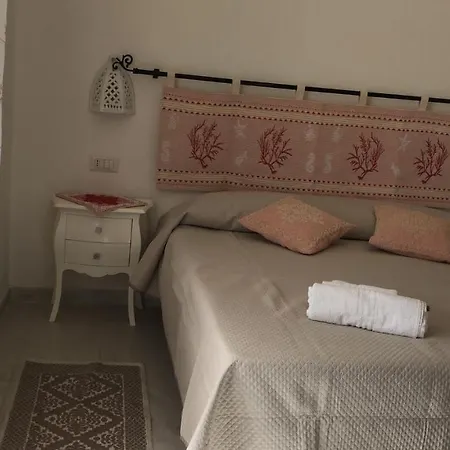 Πανσιόν With Port View