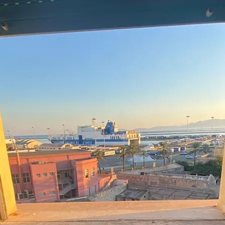 Guest house With Port View