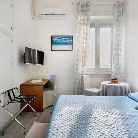 Guest house With Port View *