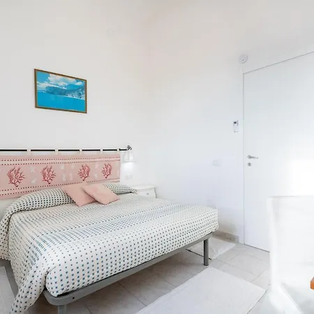 With Port View Κάλιαρι