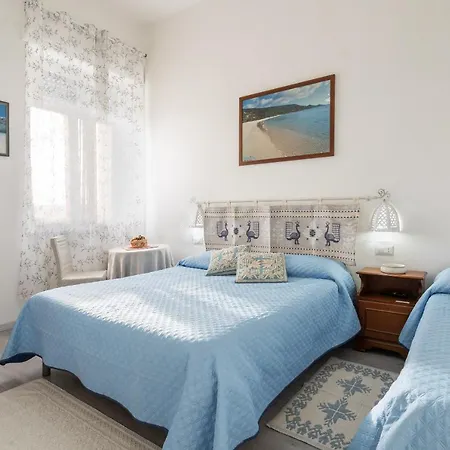 With Port View Πανσιόν 3*